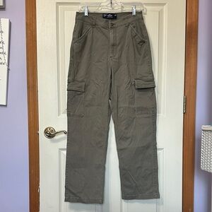 Hollister Women's Cargo Pants in Olive